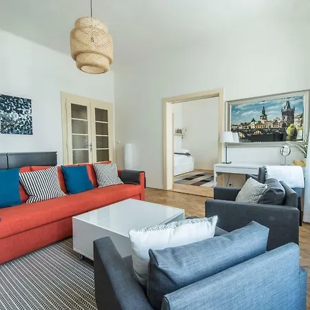 Moderm Downtown Apartment